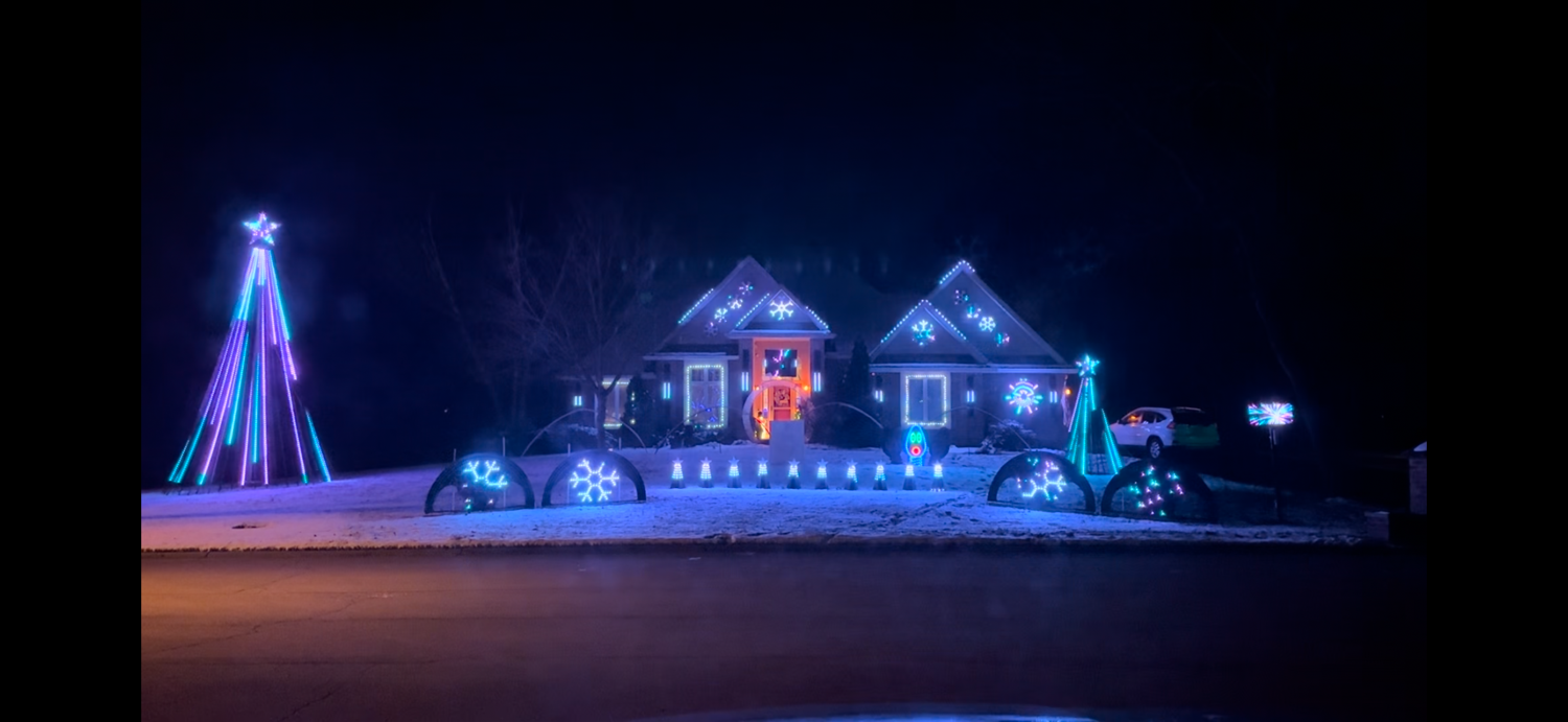 Green Family Lights, Christmas lights in Plano, IL (photo 1)
