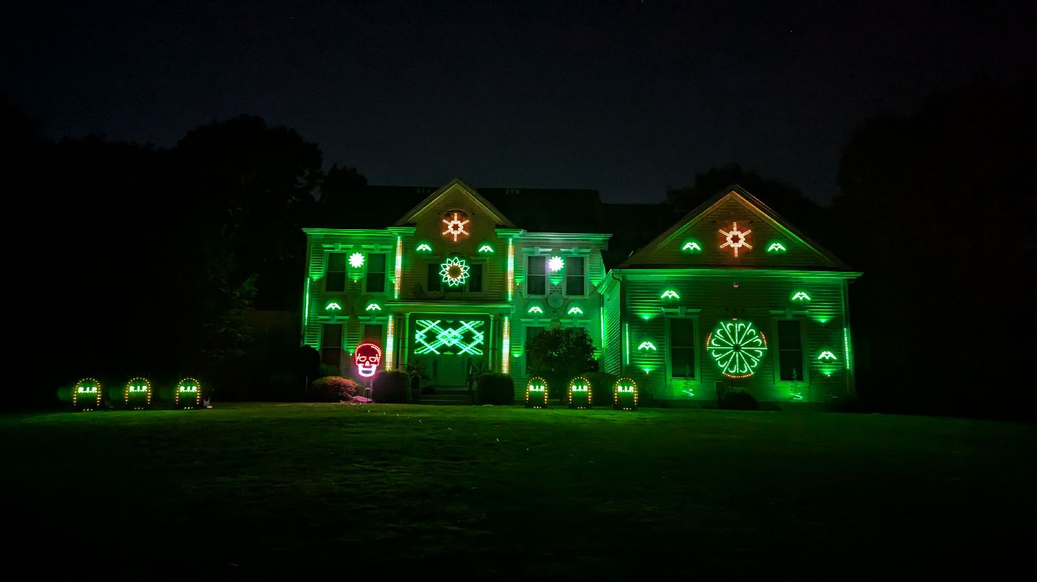 Sanville Lights, Christmas lights in Upton, MA (photo 2)