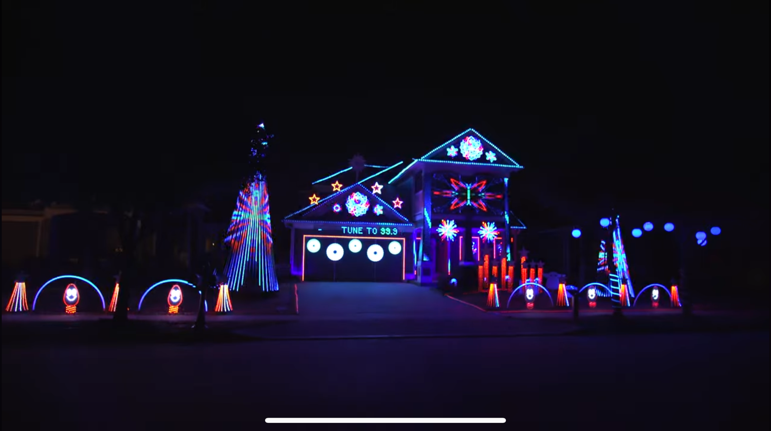 Tell Family Lights, Christmas lights in Fort Worth, TX (photo 1)