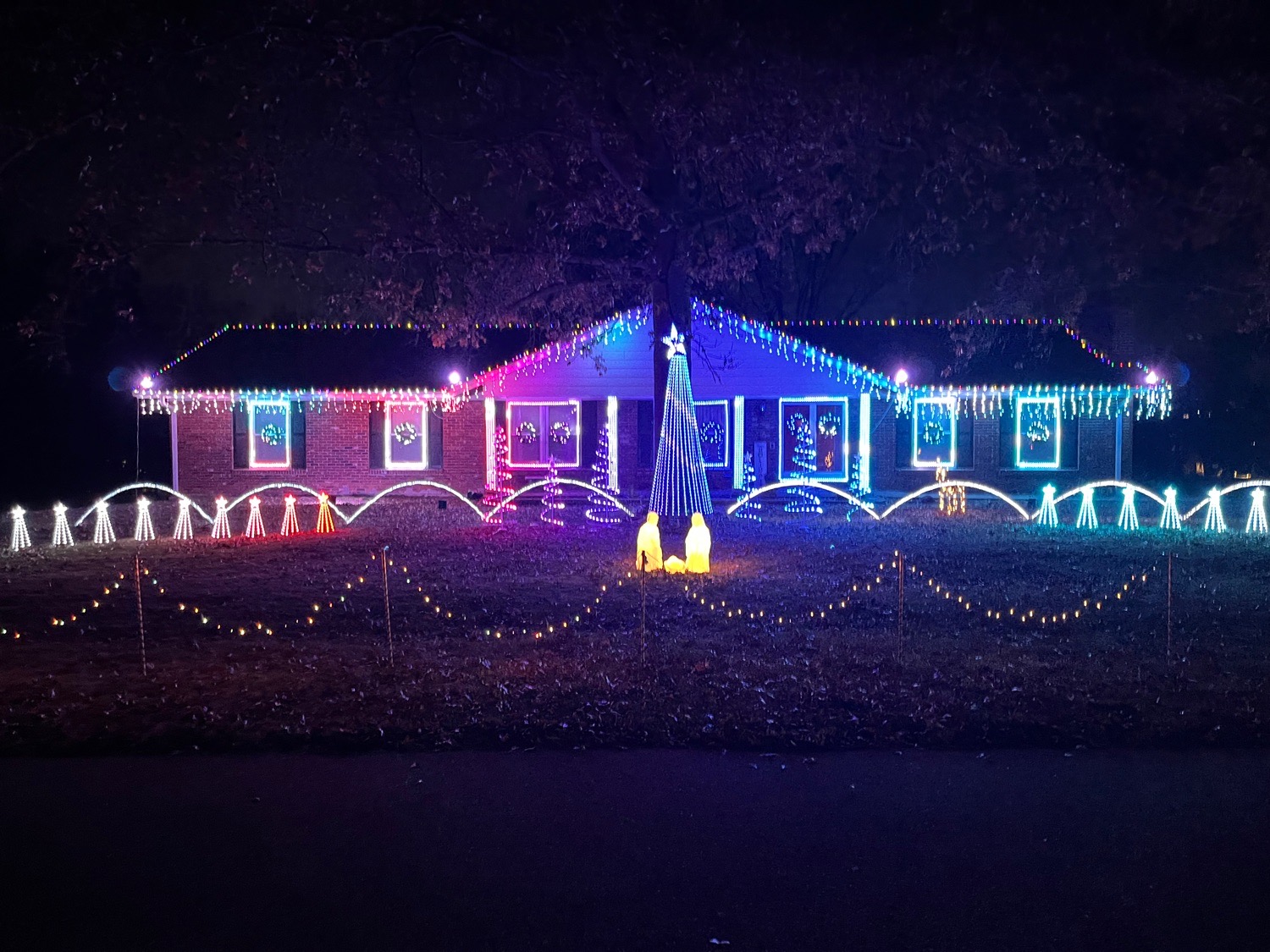 Hidden Lake Lights, Christmas lights in Saint Peters, MO (photo 1)