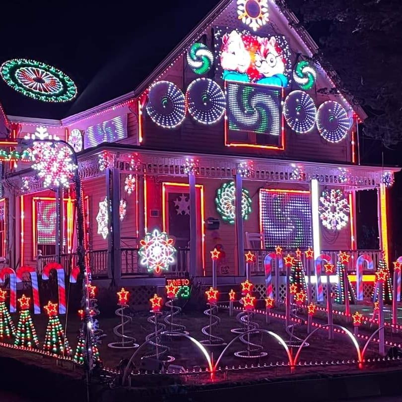 Merry On Cherry, Christmas lights in Hudson, MA (photo 1)