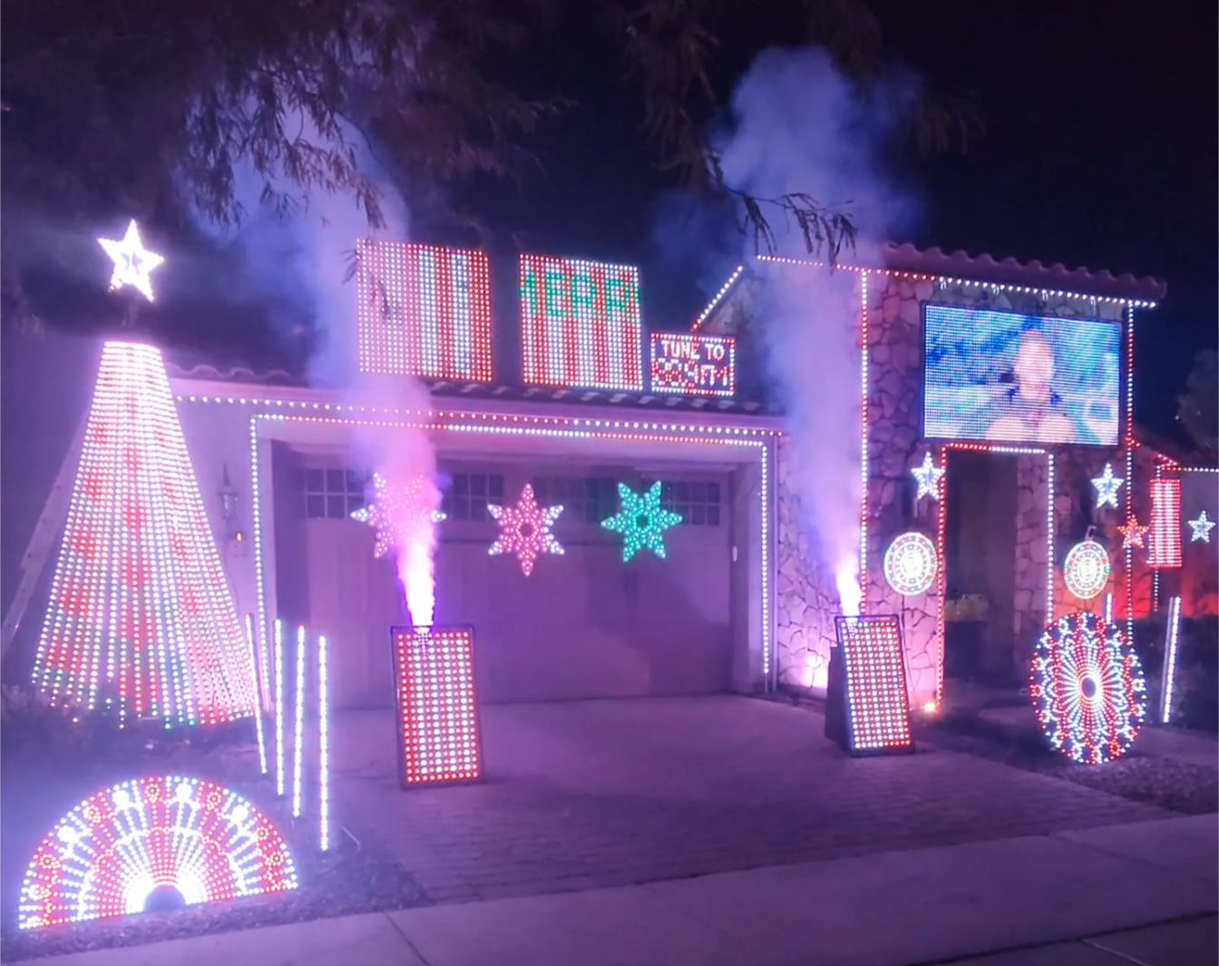Biggs Family Light Show, Christmas lights in Mesa, AZ (photo 1)