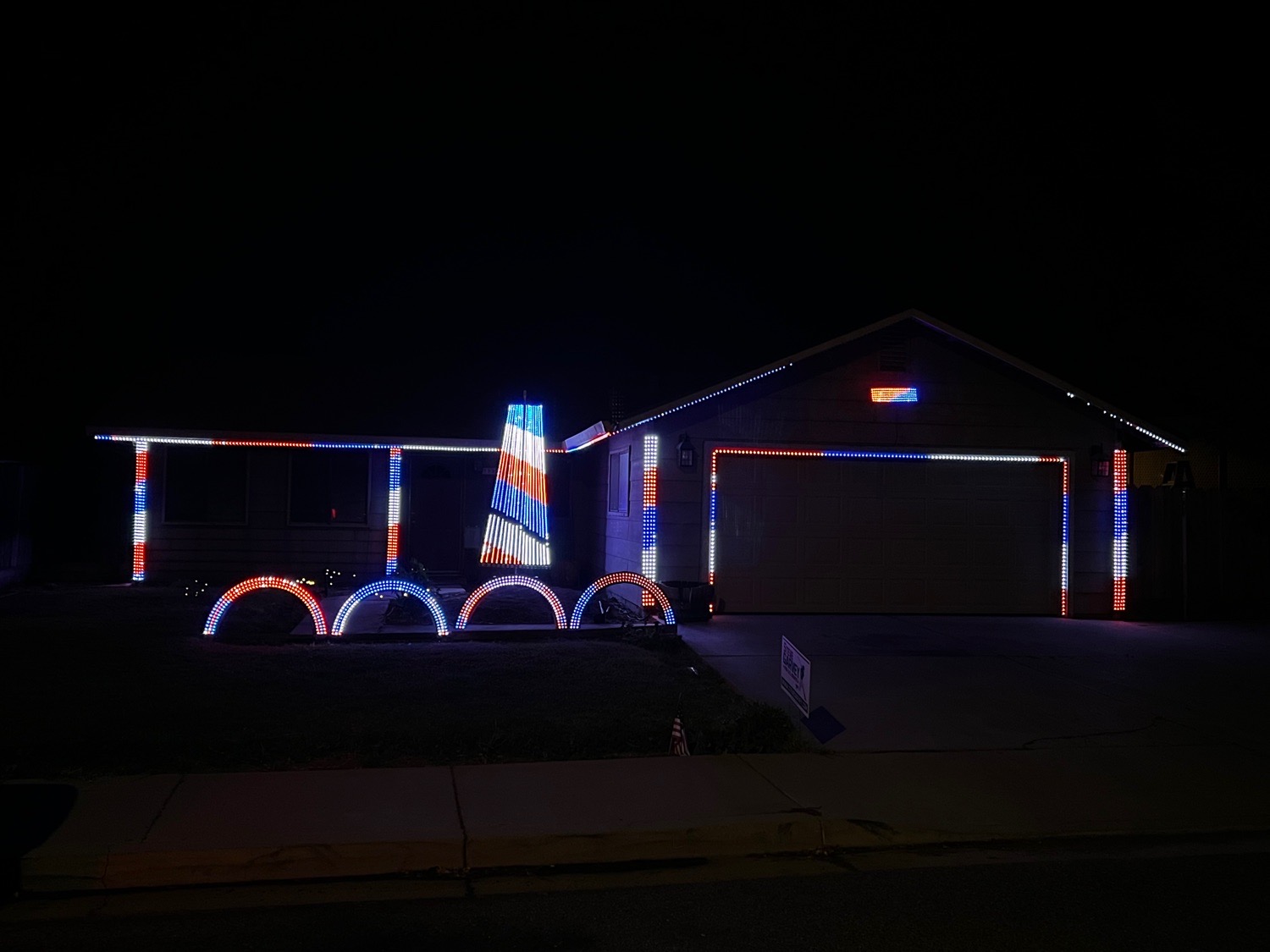Havenly Light Show, Christmas lights in Oakdale, CA (photo 1)