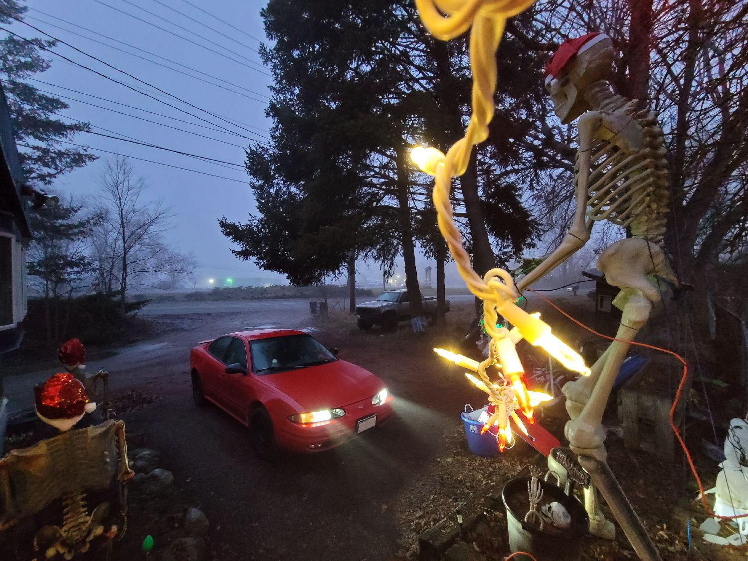 Dr.Feelgoods Wonderland, Christmas lights in Tonasket, WA (photo 5)