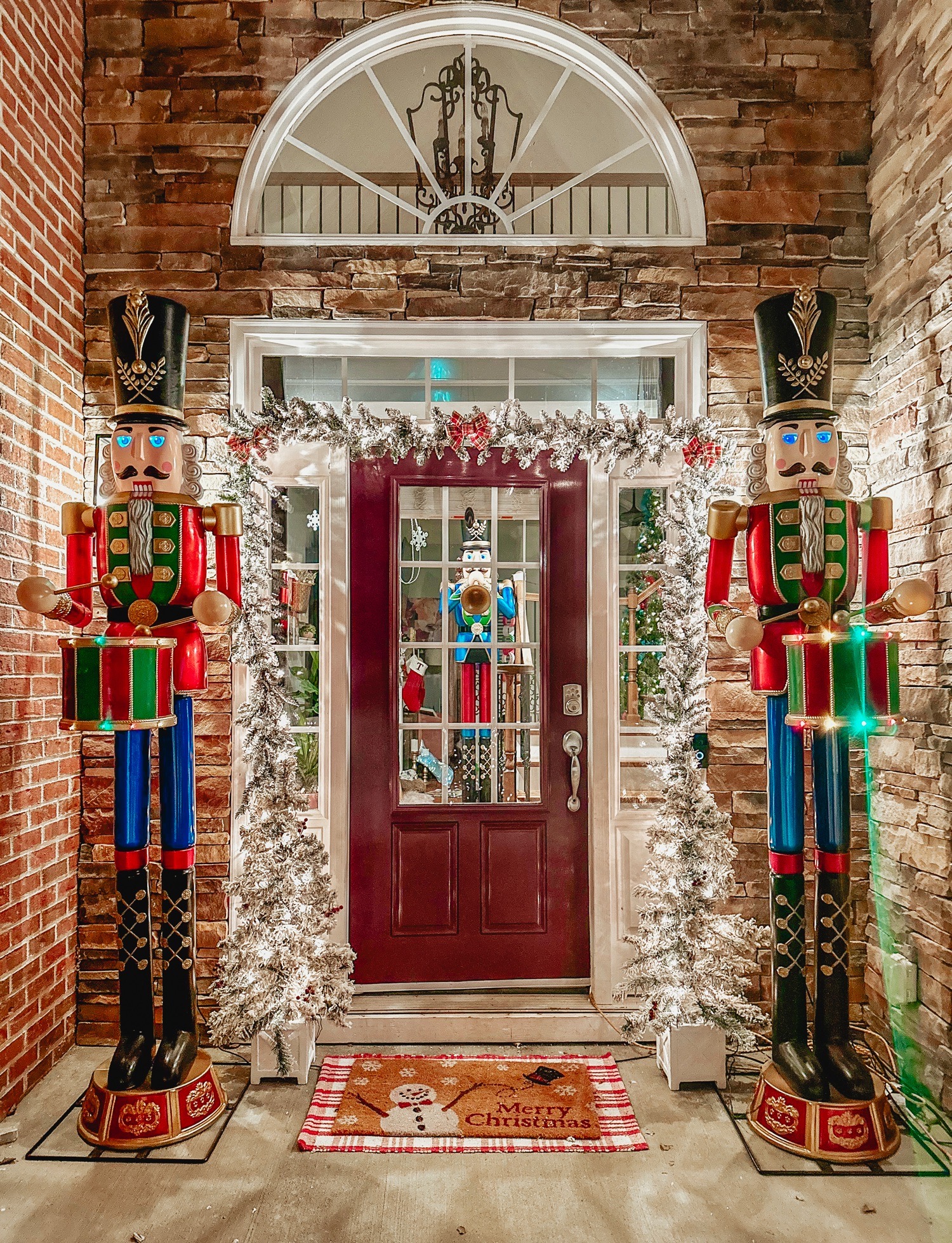 Raush House Holiday, Christmas lights in Taylors, SC (photo 1)