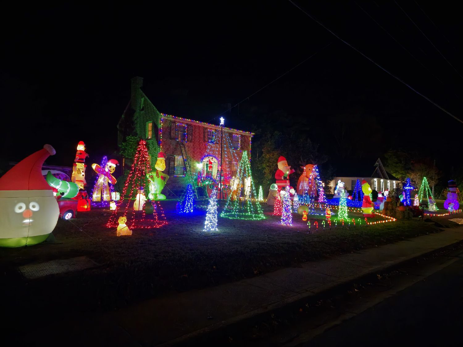 Clarksons Christmas Wonderland, Christmas lights in Kilmarnock, VA (photo 4)