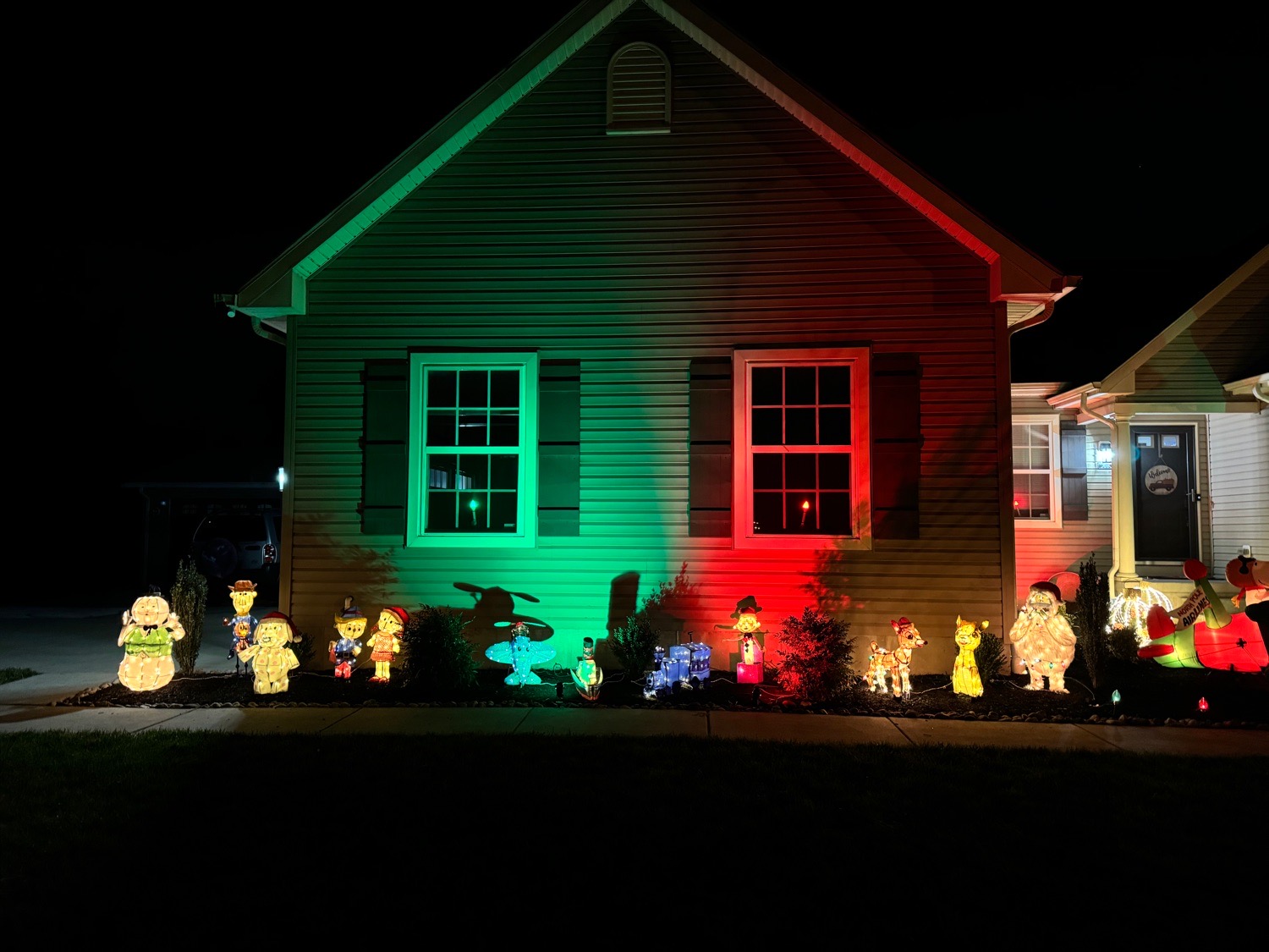 31 Granite Ln, Christmas lights in Penns Grove, NJ (photo 2)