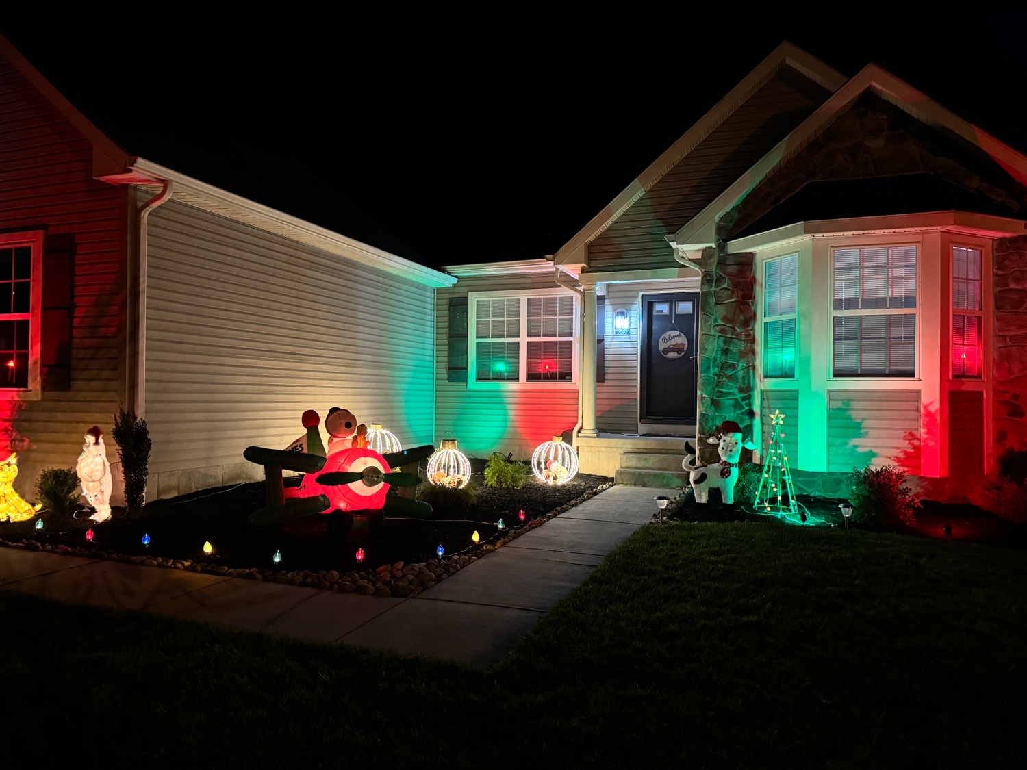 31 Granite Ln, Christmas lights in Penns Grove, NJ (photo 4)