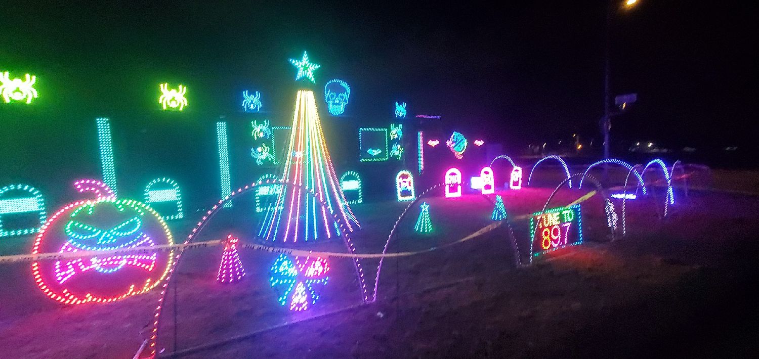 Johnny G's light show on acoma, Christmas lights in Phoenix, AZ (photo 1)