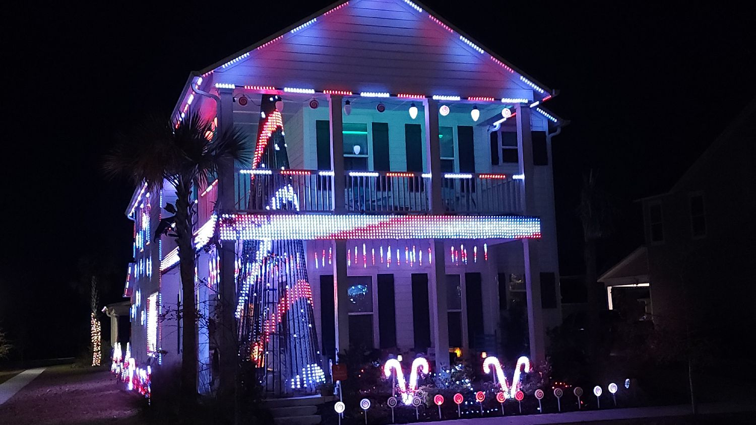 Nifty House Of Lights, Christmas lights in Summerville, SC (photo 3)