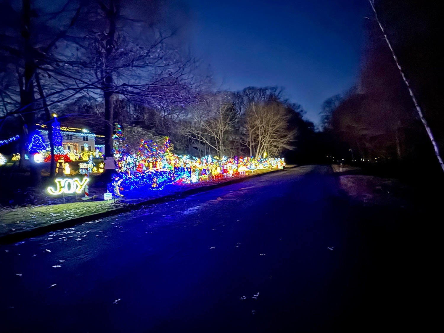 Scrivano Christmas Lights, Christmas lights in East Hampton, CT (photo 4)