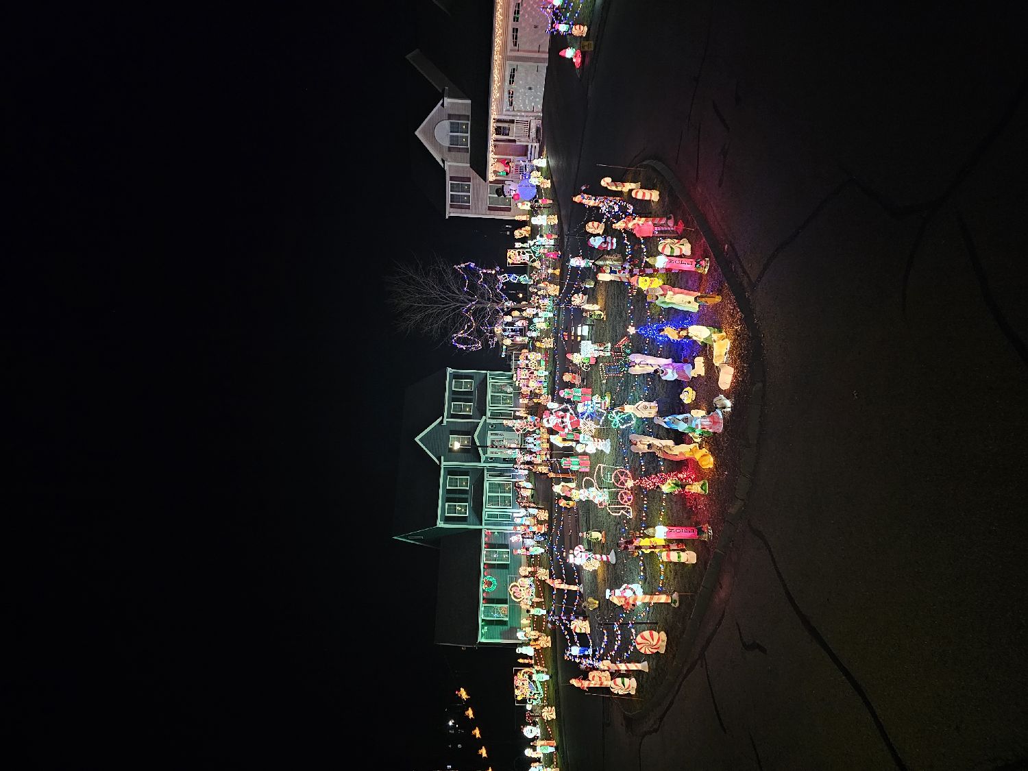 Doubleday / McNulty, Christmas lights in Lowell, MA (photo 1)