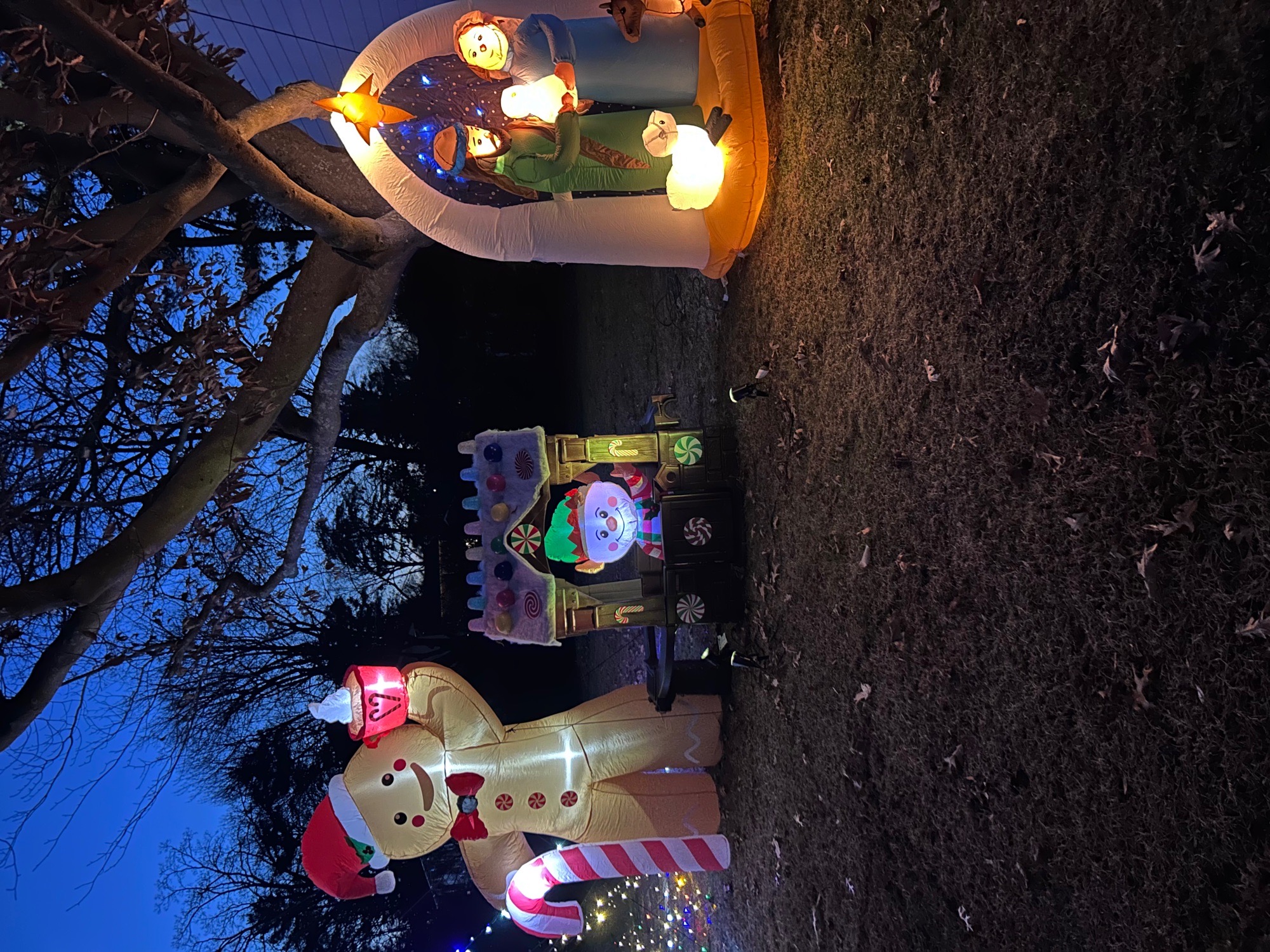 Knobel’s Kozy Christmas, Christmas lights in Greenville, RI (photo 2)