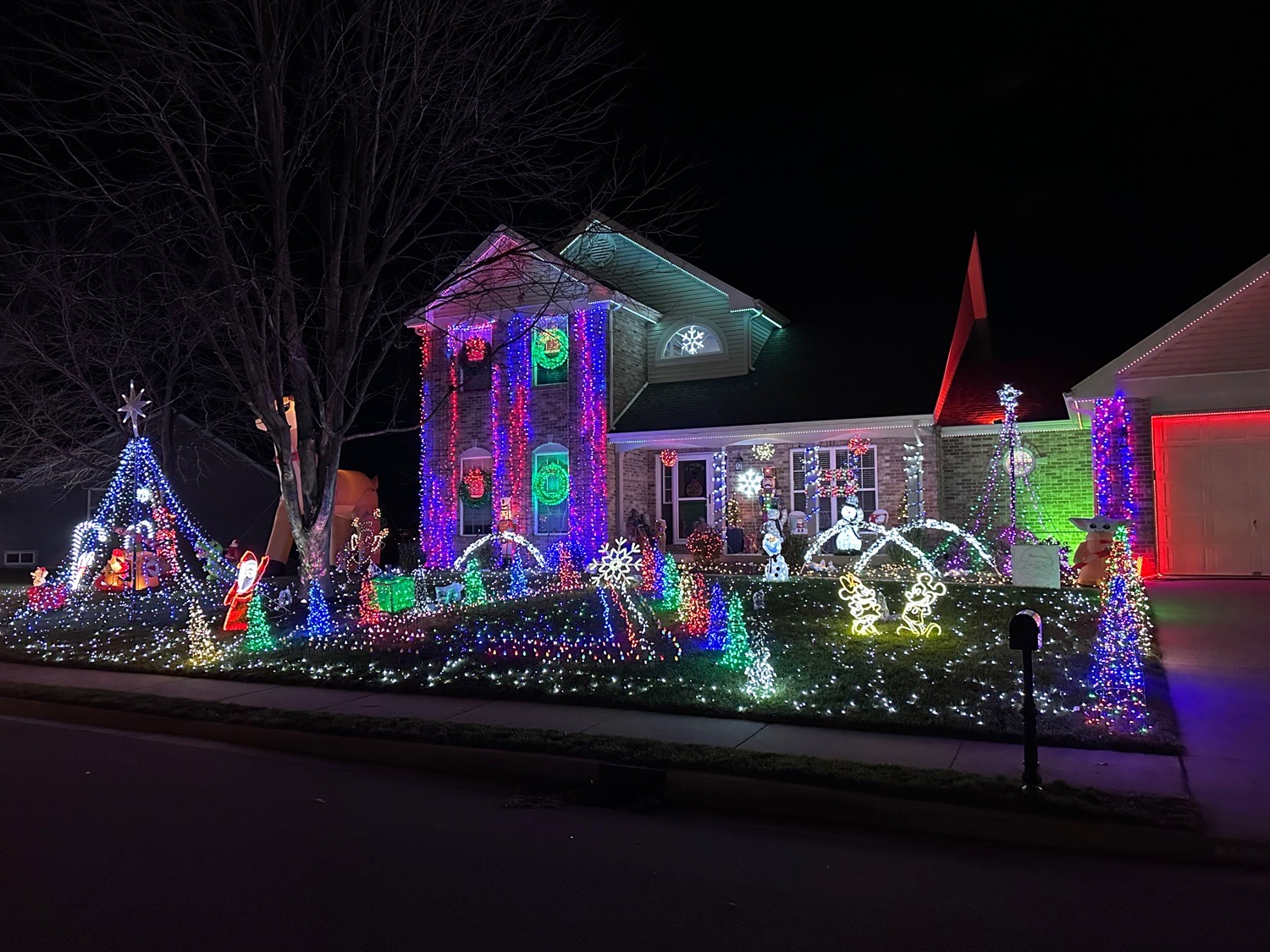 Elchert Family, Christmas lights in O'Fallon, IL (photo 1)