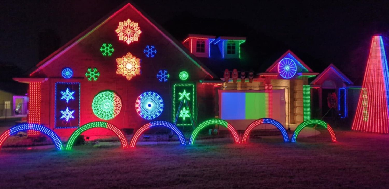 Neumann Family Lights, Christmas lights in Burleson, TX (photo 1)
