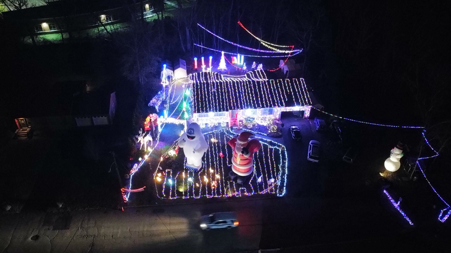 The battes christmas display, Christmas lights in East Hanover, NJ (photo 1)