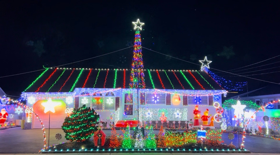 Bove Family Christmas, Christmas lights in Massapequa, NY (photo 1)