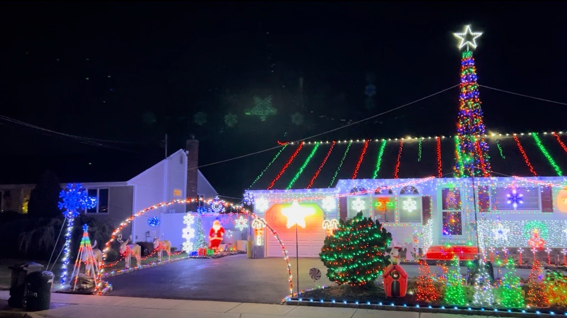 Bove Family Christmas, Christmas lights in Massapequa, NY (photo 2)
