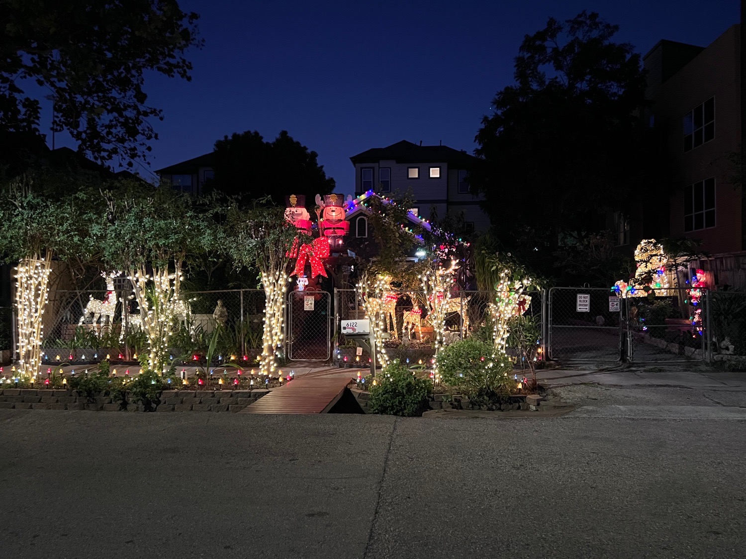 The more the merrier!, Christmas lights in Houston, TX (photo 1)