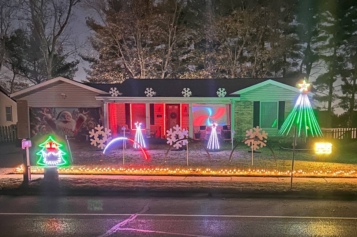 Lights on Teson, Christmas lights in Hazelwood, MO (photo 1)