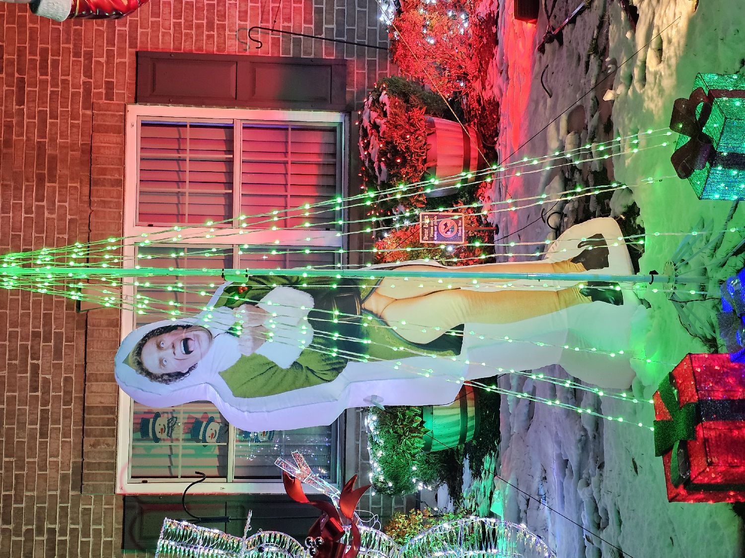 North Pole in Mchenry, Christmas lights in McHenry, IL (photo 2)