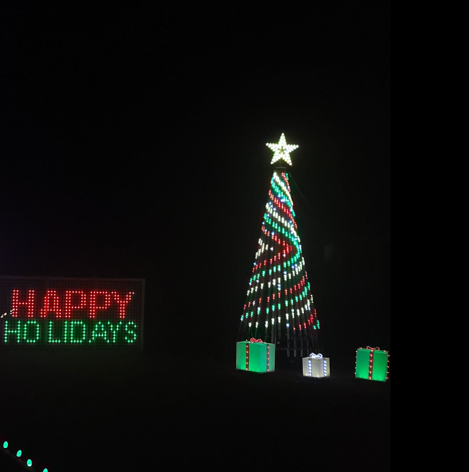 Crosscreek Lights, Christmas lights in North Ridgeville, OH (photo 2)