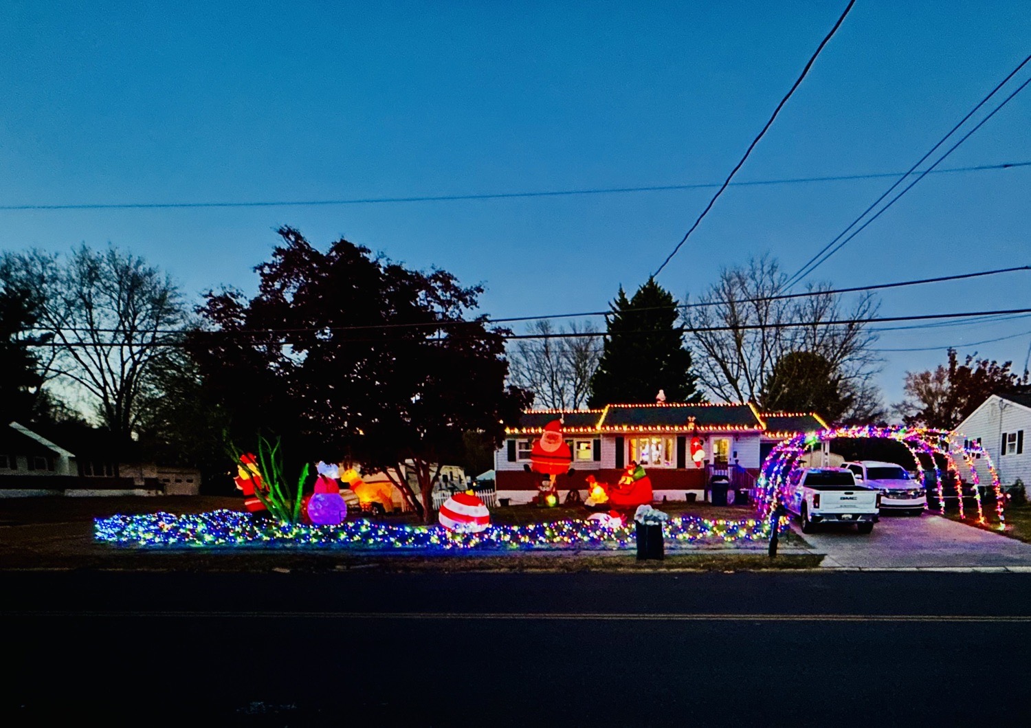 The Vanaman’s Corner, Christmas lights in Elkton, MD (photo 2)