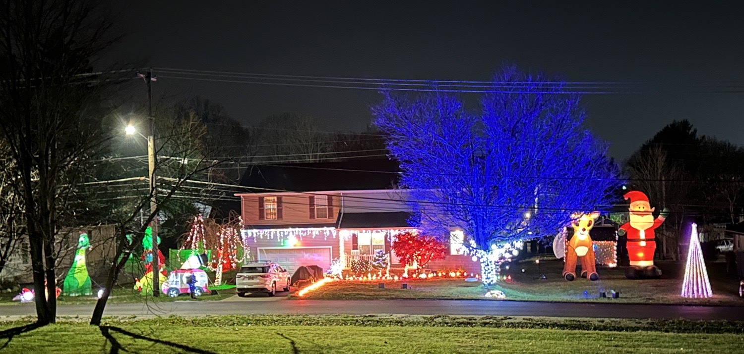 The James Christmas Spectacular, Christmas lights in Wadsworth, OH (photo 3)