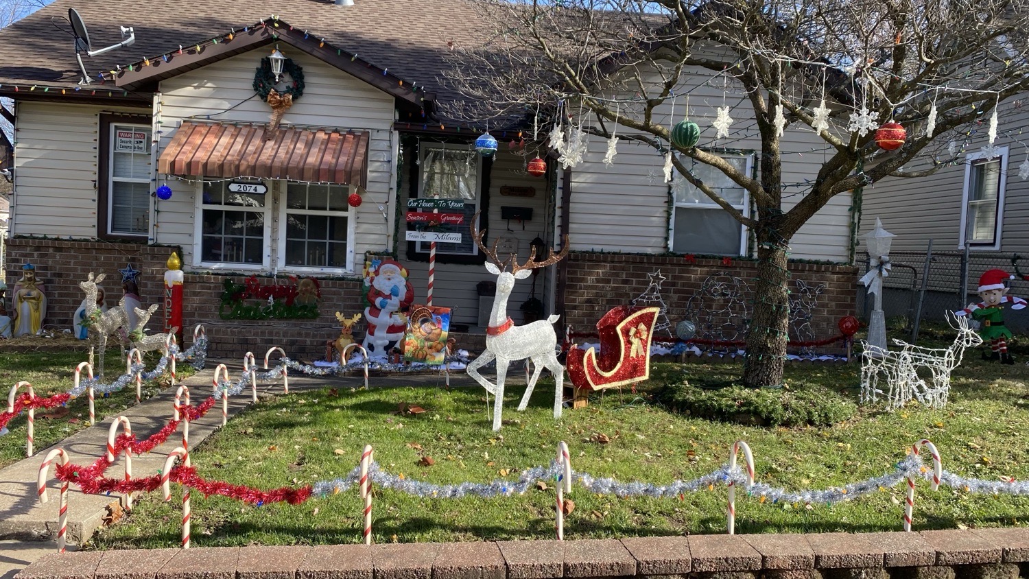 Milam Manor, Christmas lights in Springfield, MO (photo 3)