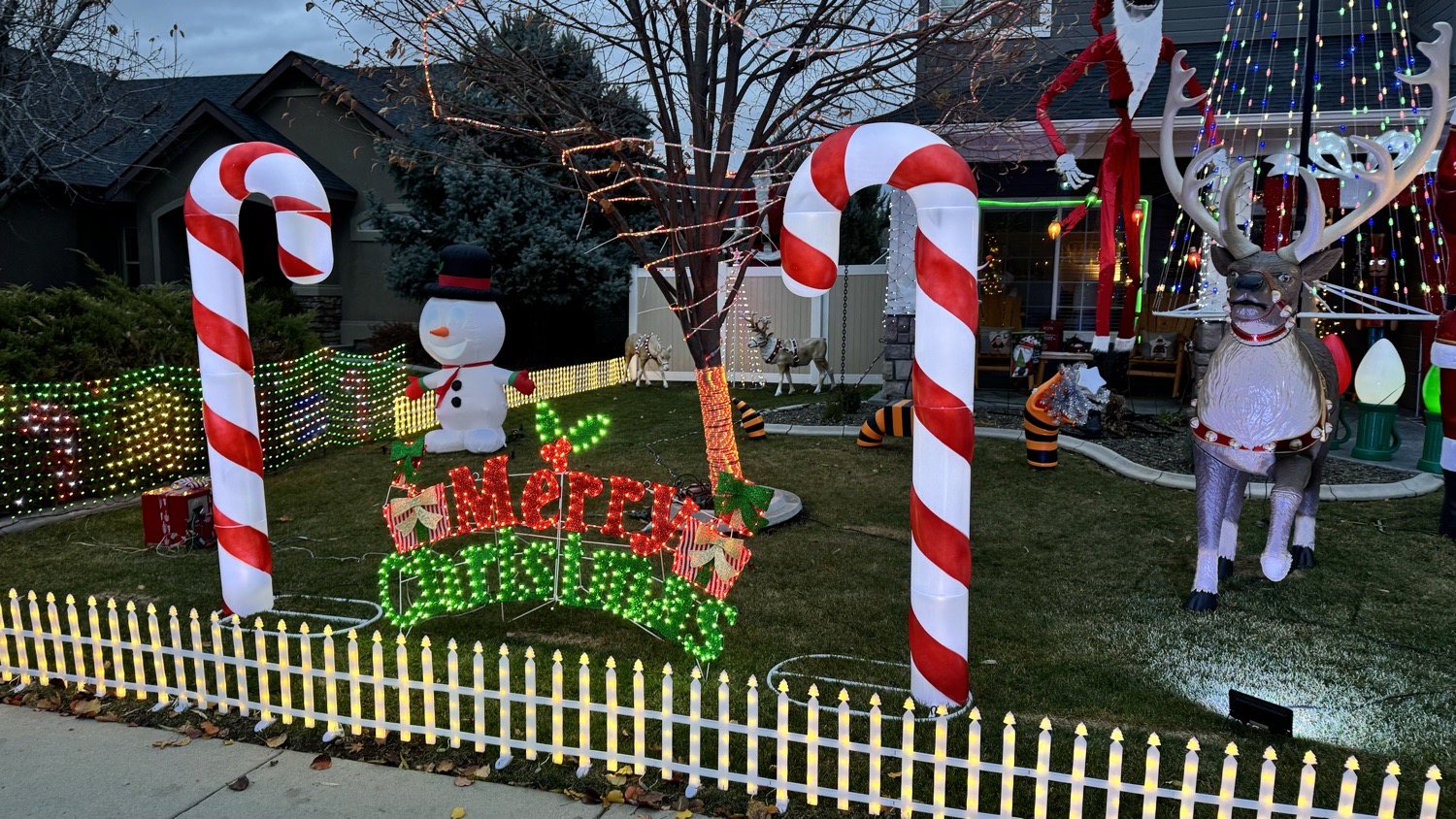 Christmas In Yosemite, Christmas lights in Meridian, ID (photo 1)