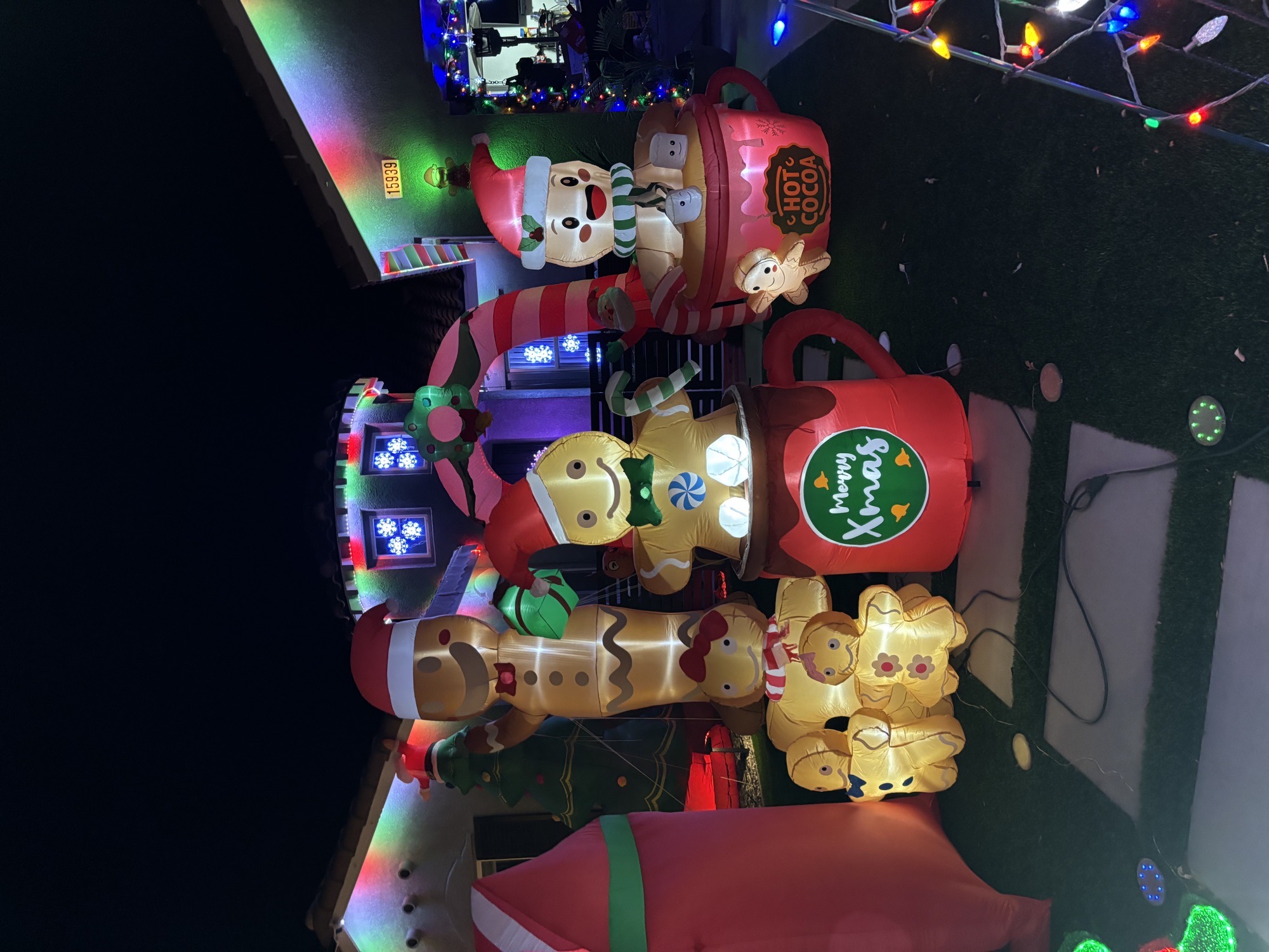 Gingerbread House, Christmas lights in Victorville, CA (photo 3)