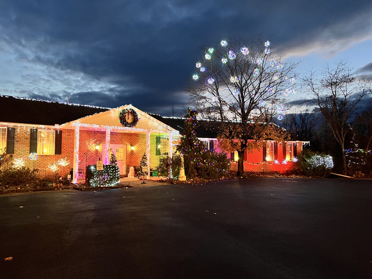 Scott Schaeffer Auto Center, Christmas lights in Birdsboro, PA (photo 1)