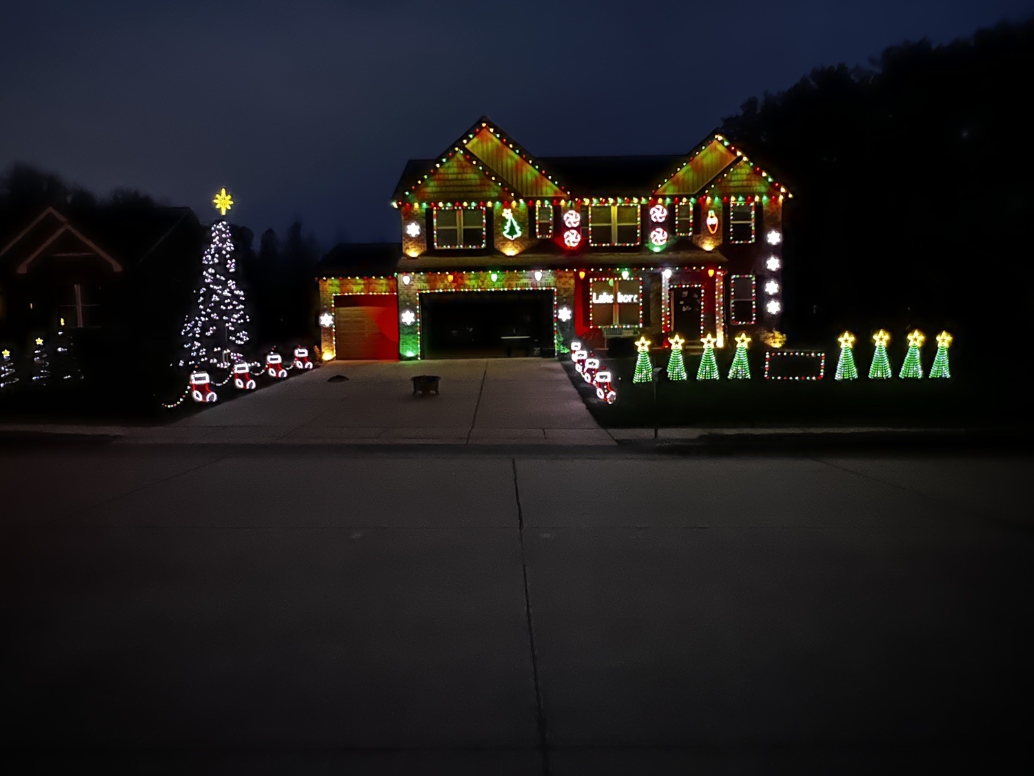 Light Up Lakeshore, Christmas lights in Columbia, IL (photo 1)