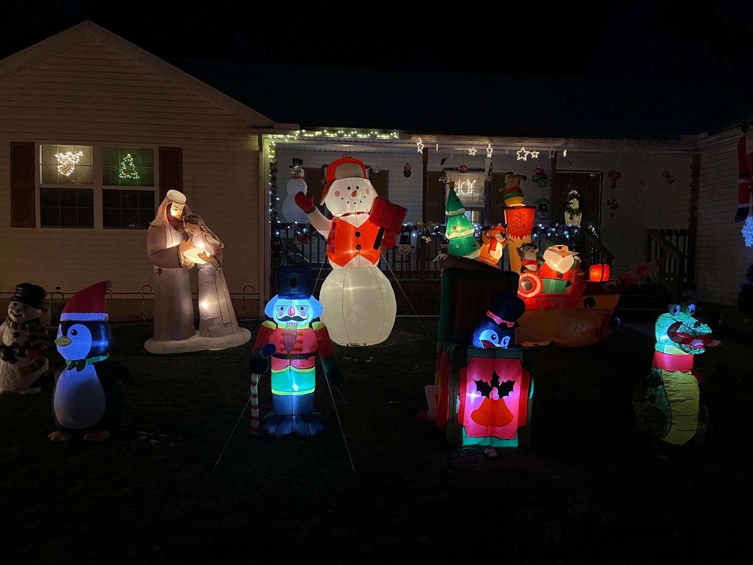Darin’s Christmas decorations 2024 🎄, Christmas lights in Null, PA (photo 3)