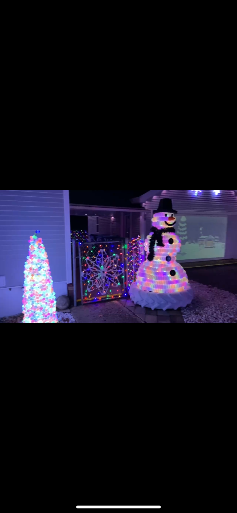 Garrison-Osborn 2025 Christmas Display, Christmas lights in Battle Creek, MI (photo 4)