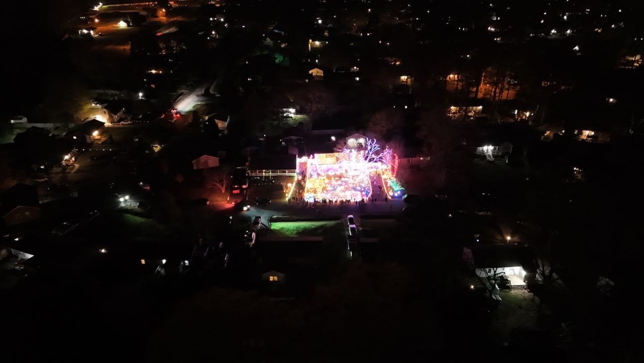 Irvine Christmas, Christmas lights in Midlothian, VA (photo 5)