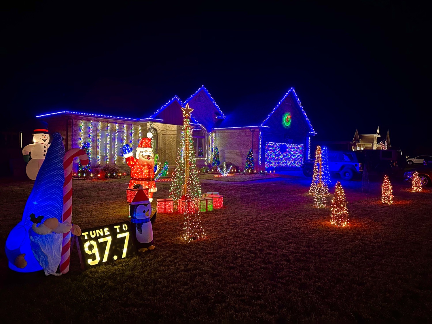 The Moore Family, Christmas lights in Clinton, TN (photo 1)