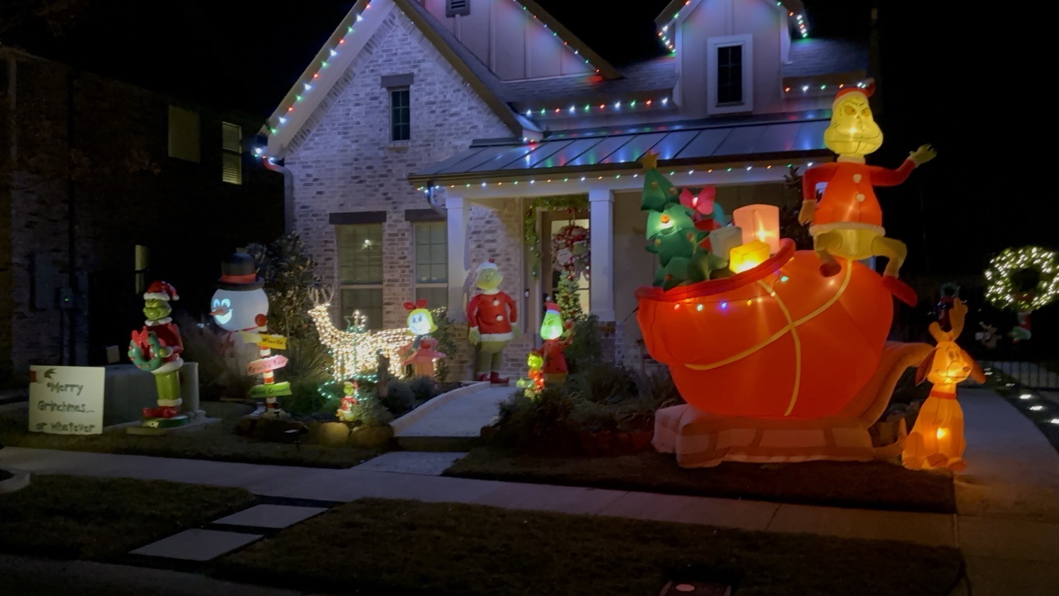 The Grinch Show In Mantua, Christmas lights in Van Alstyne, TX (photo 1)