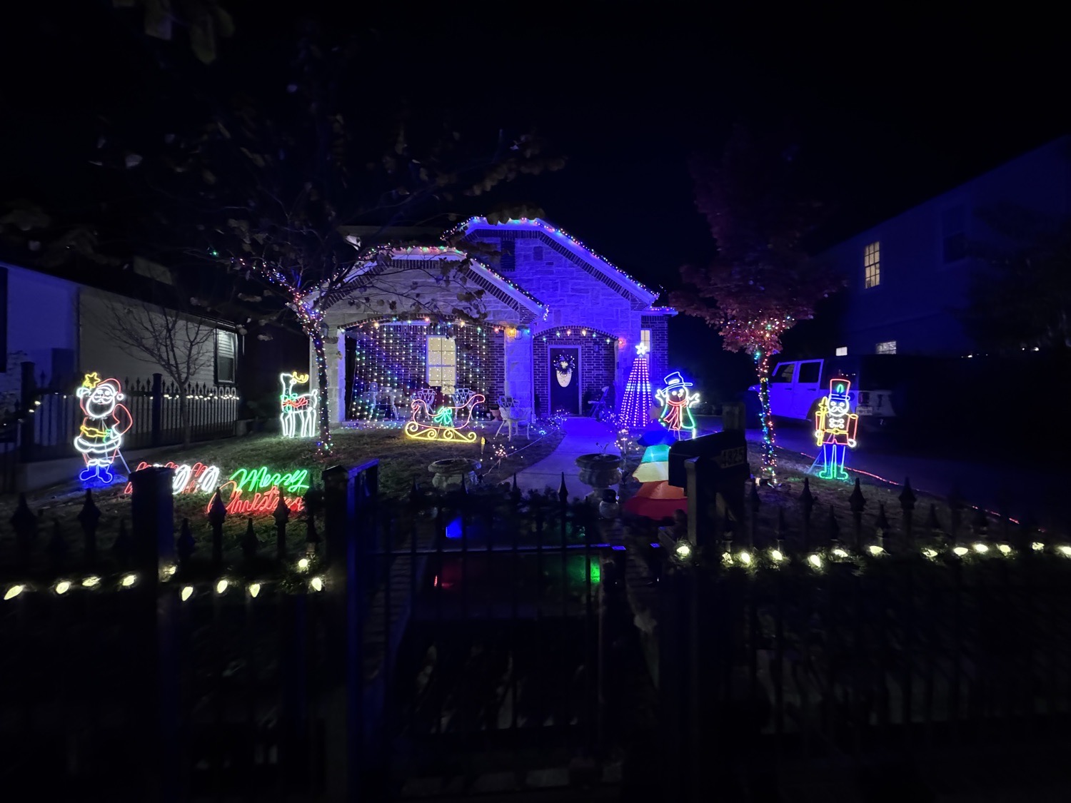 Multicolored Lights, Christmas lights in Dallas, TX (photo 1)