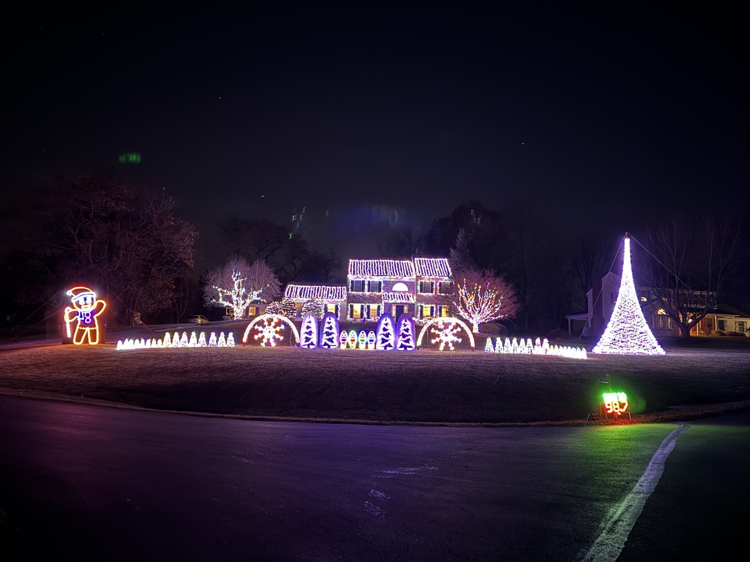 Falon Lane Lights, Christmas lights in Coatesville, PA (photo 1)