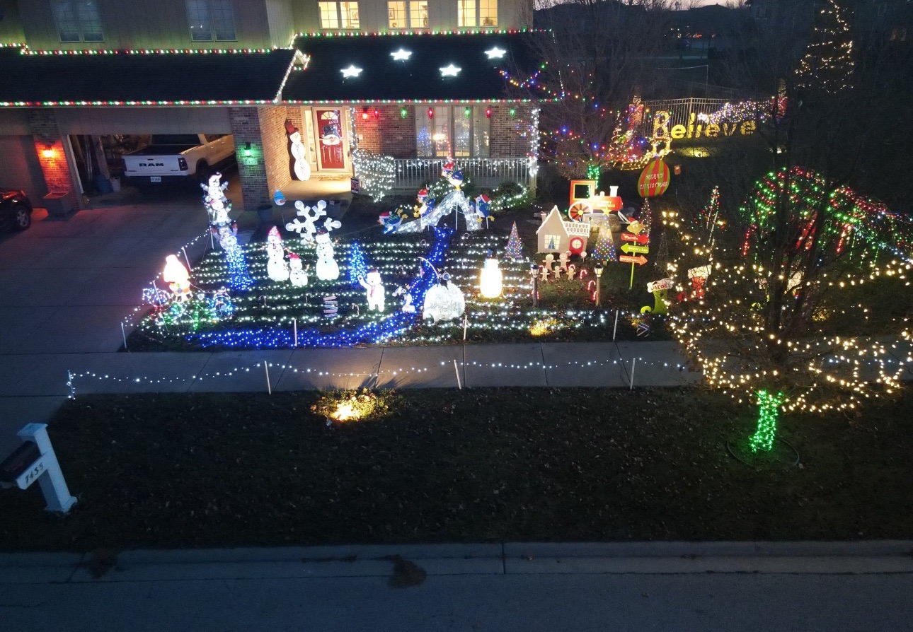 Lights By The Lateks, Christmas lights in Tinley Park, IL (photo 3)