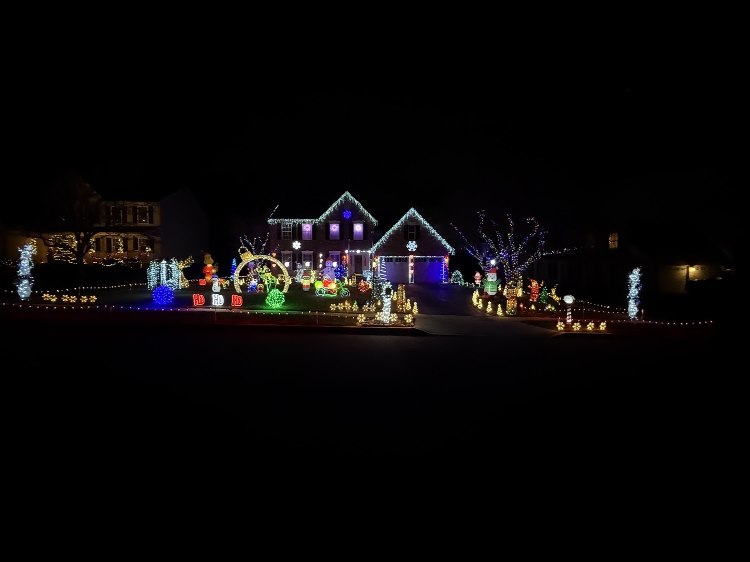 Woodsview Christmas Paradise!, Christmas lights in Garnet Valley, PA (photo 1)