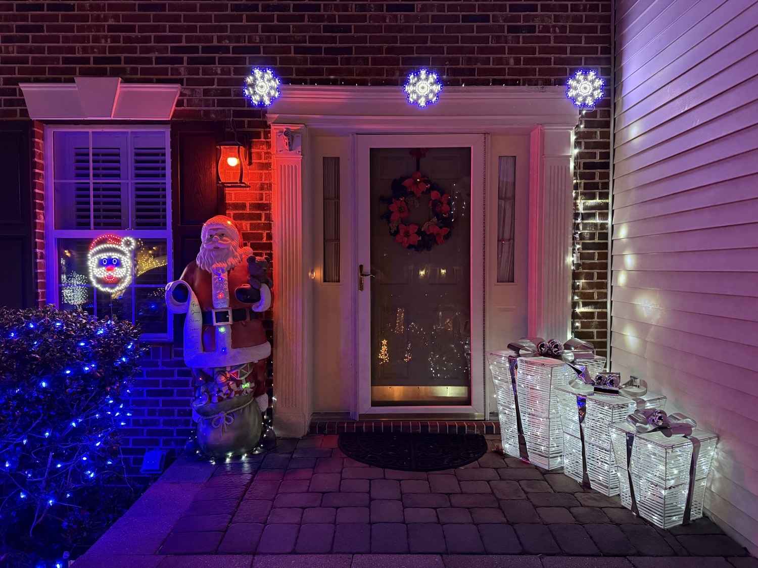 Woodsview Christmas Paradise!, Christmas lights in Garnet Valley, PA (photo 2)