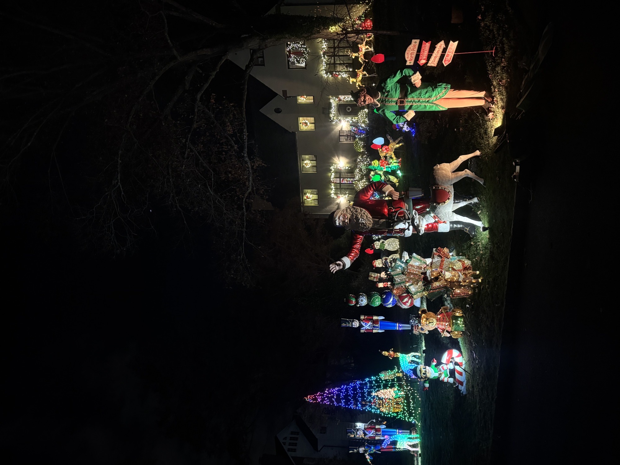 Miracle On Erwin, Christmas lights in Montclair, NJ (photo 1)