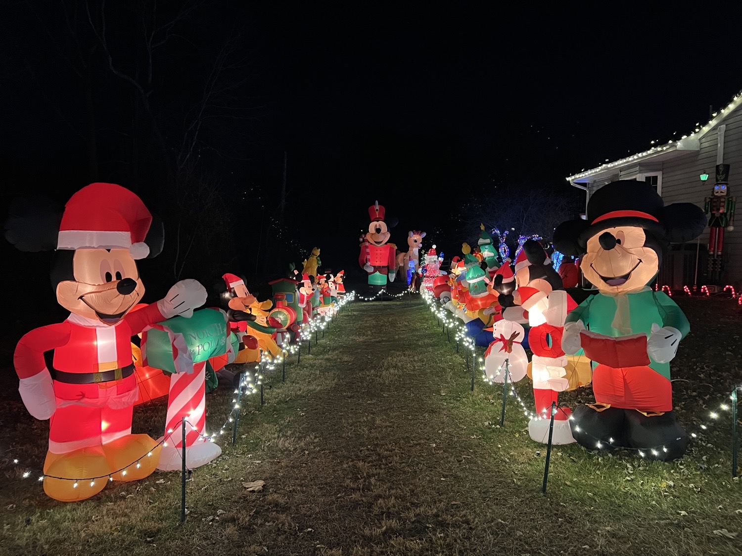 West Chester Christmas Light Display, Christmas lights in West Chester, PA (photo 5)