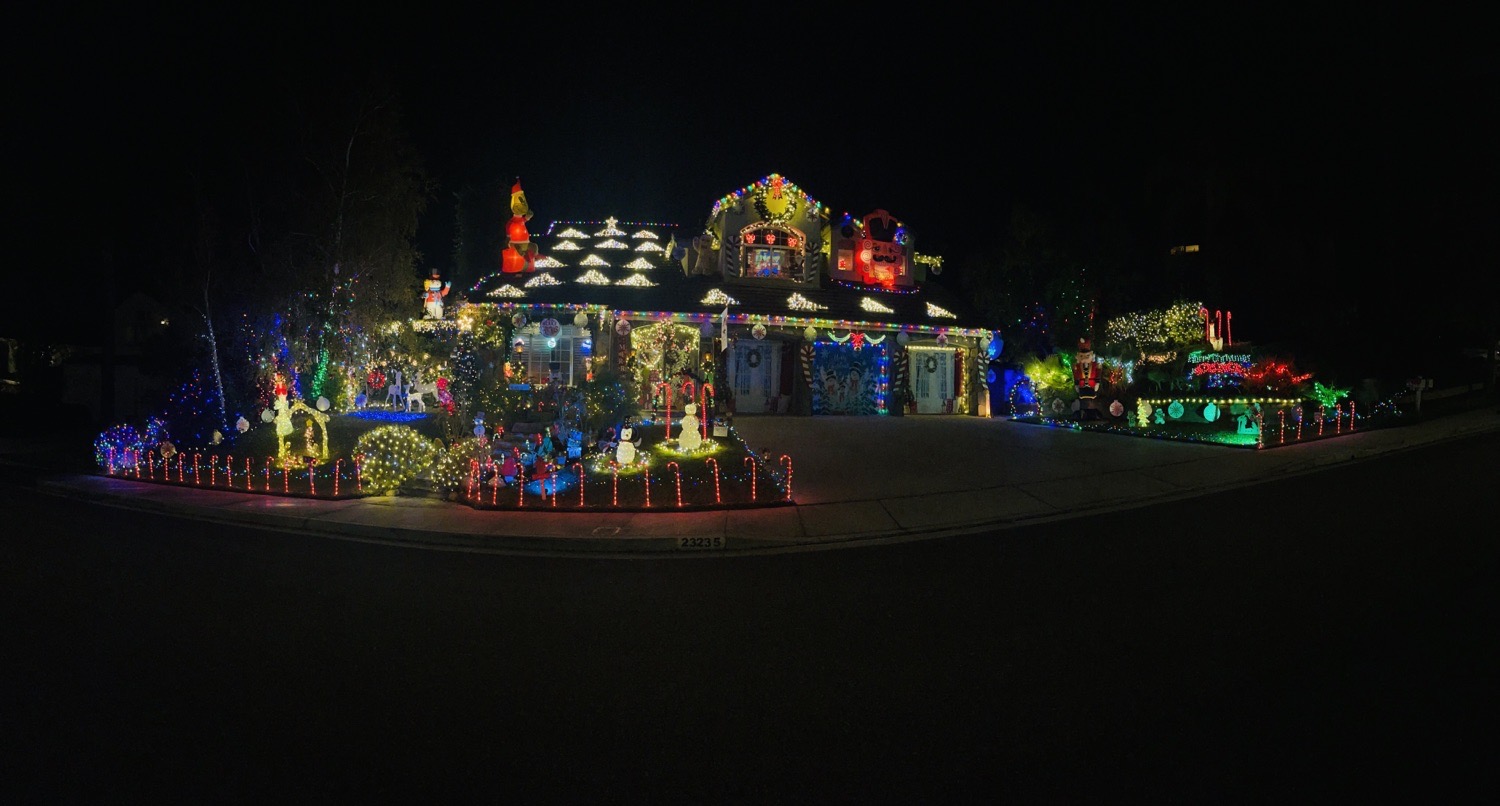 #Cuestportchristmas, Christmas lights in Santa Clarita, CA (photo 1)