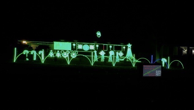 Ivanhoe Lights, Christmas lights in Lisle, IL (photo 1)
