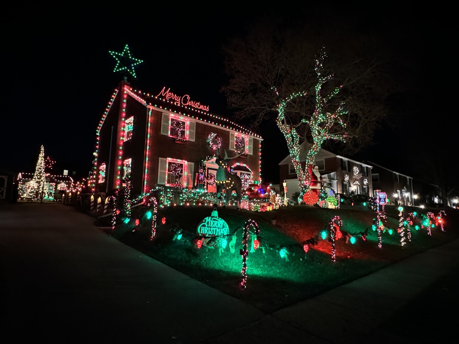 A Briarhill Christmas, Christmas lights in Springfield, PA (photo 1)
