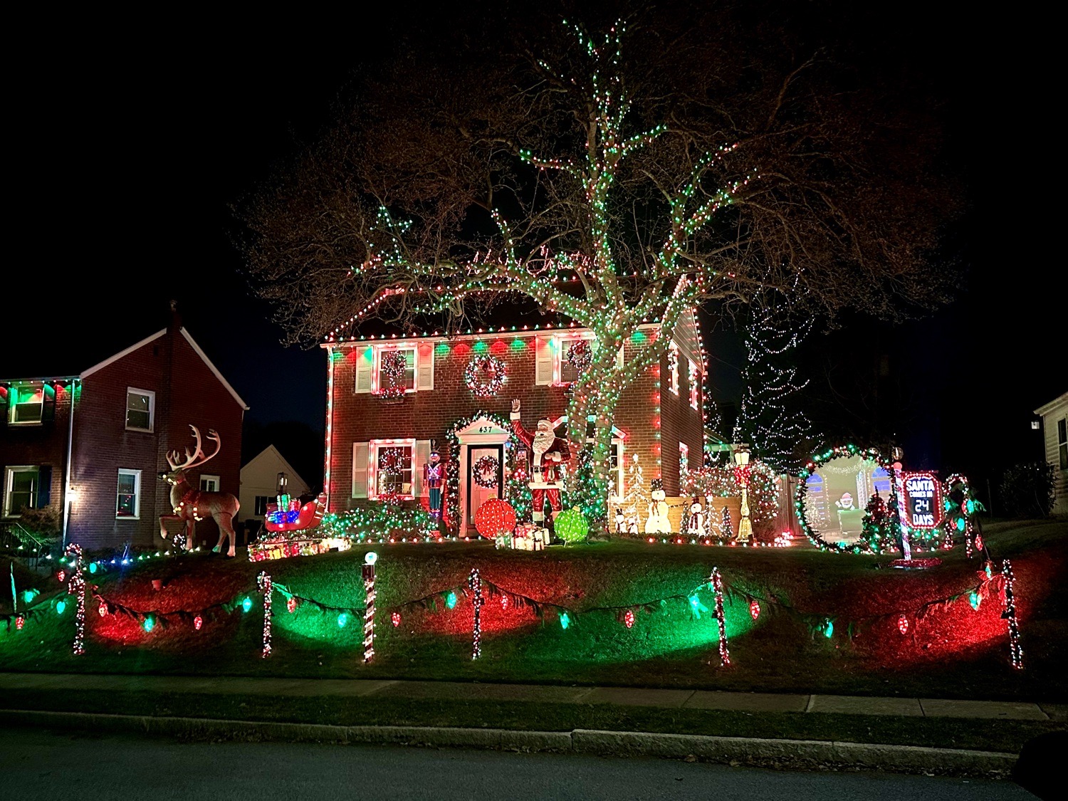 A Briarhill Christmas, Christmas lights in Springfield, PA (photo 4)