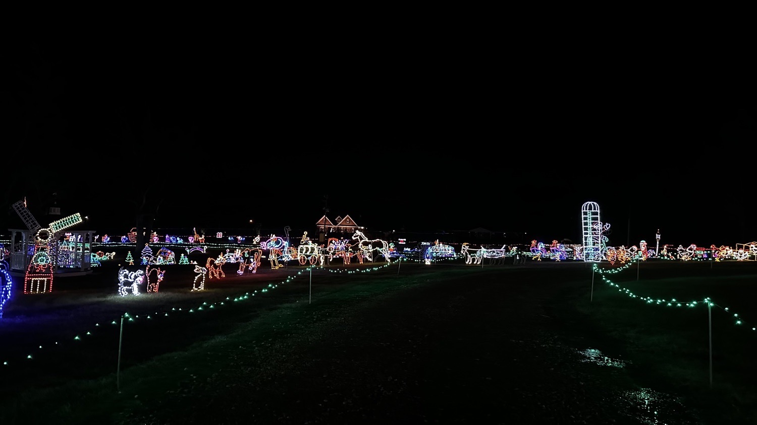 Fieldstream Farm Lights, Christmas lights in Raleigh, NC (photo 4)